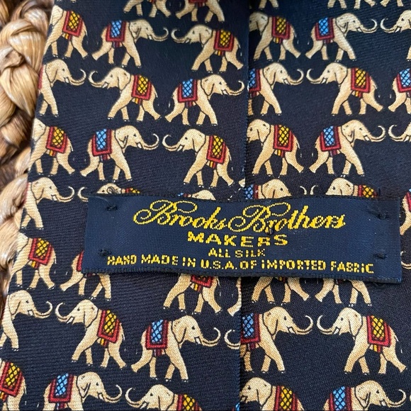 Brooks Brothers Elephant Silk Tie - Picture 3 of 3